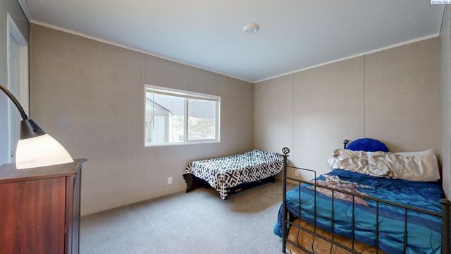 635 Lonetree Lane, Richland, WA 99352