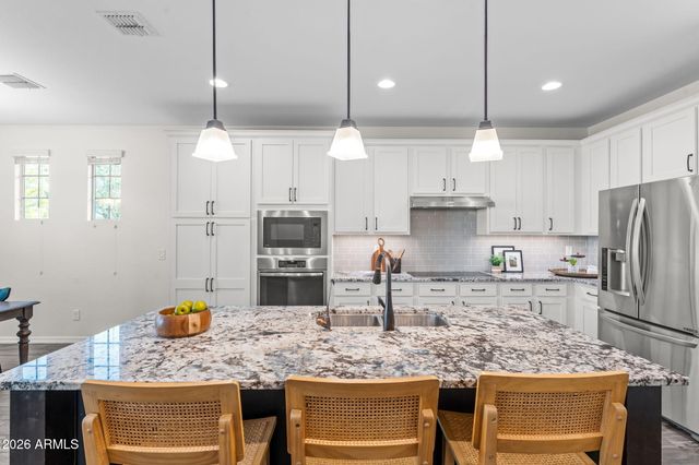 2167 S OSBORN Lane, Gilbert, AZ 85295