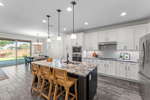 2167 S OSBORN Lane, Gilbert, AZ 85295