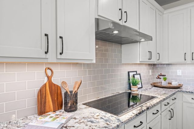 2167 S OSBORN Lane, Gilbert, AZ 85295