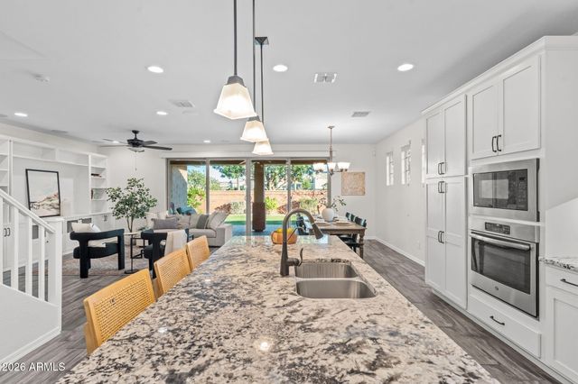 2167 S OSBORN Lane, Gilbert, AZ 85295