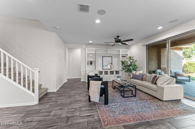 2167 S OSBORN Lane, Gilbert, AZ 85295