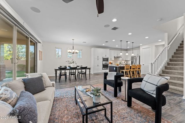 2167 S OSBORN Lane, Gilbert, AZ 85295