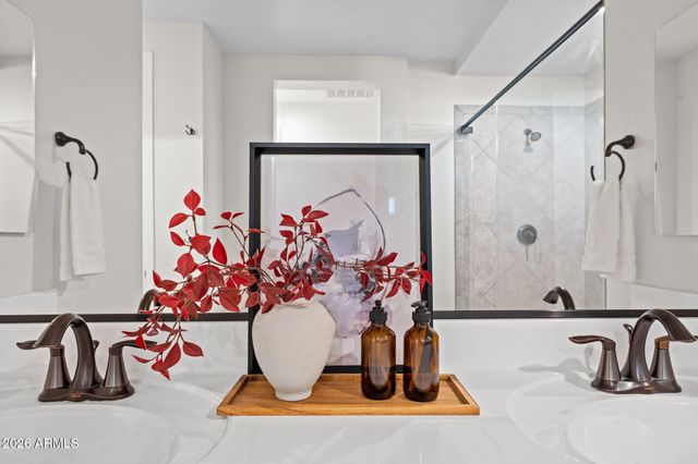 2167 S OSBORN Lane, Gilbert, AZ 85295