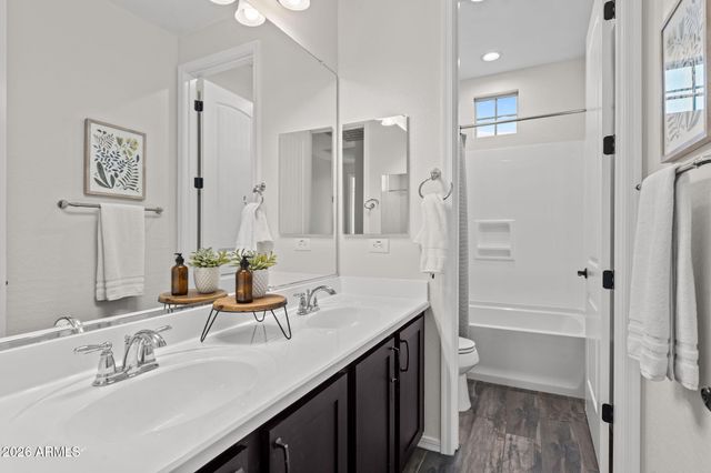 2167 S OSBORN Lane, Gilbert, AZ 85295