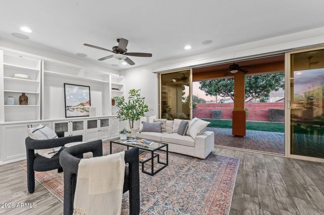 2167 S OSBORN Lane, Gilbert, AZ 85295