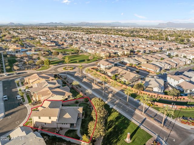 2167 S OSBORN Lane, Gilbert, AZ 85295