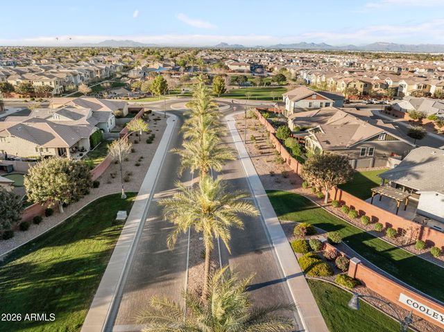 2167 S OSBORN Lane, Gilbert, AZ 85295