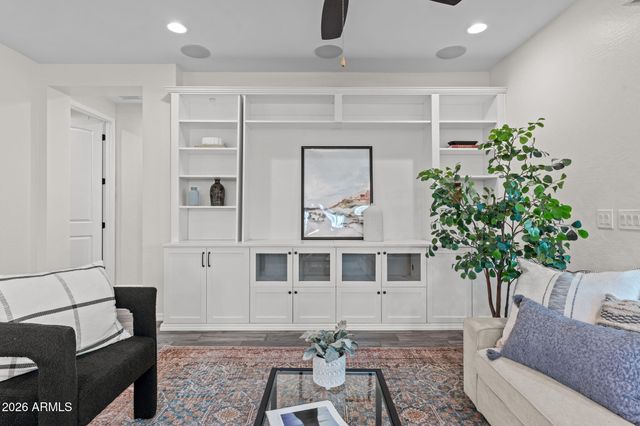 2167 S OSBORN Lane, Gilbert, AZ 85295