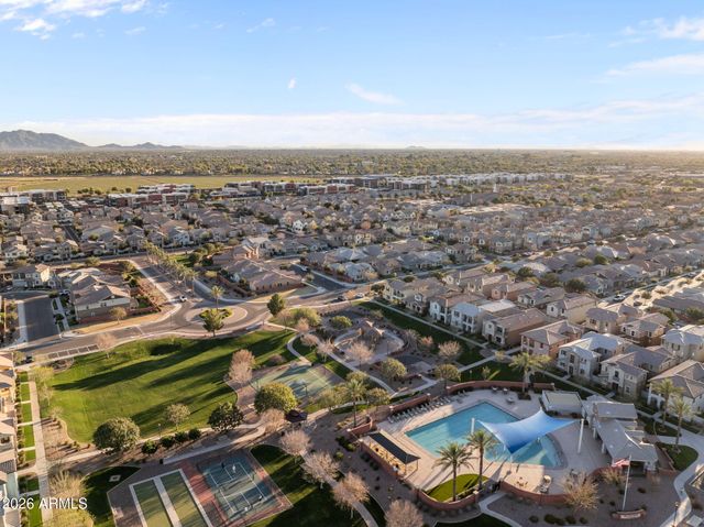 2167 S OSBORN Lane, Gilbert, AZ 85295