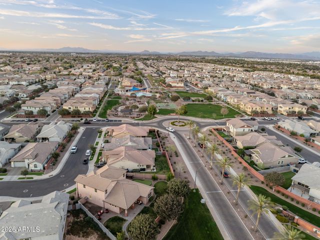 2167 S OSBORN Lane, Gilbert, AZ 85295