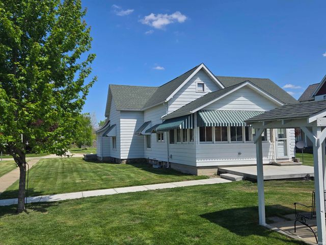 401 E 3rd Street, Brookston, IN 47923