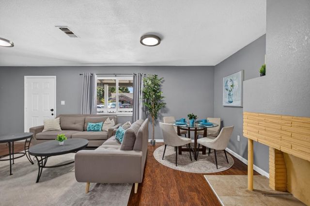 629 Lee Dr, Sacramento, CA 95815