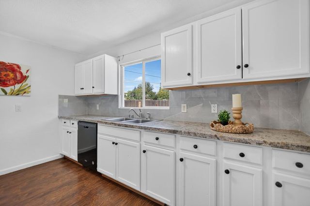 629 Lee Dr, Sacramento, CA 95815