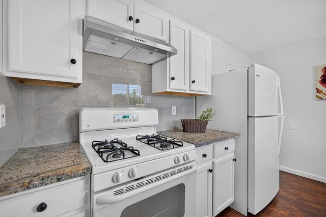 629 Lee Dr, Sacramento, CA 95815
