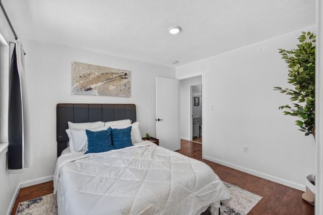 629 Lee Dr, Sacramento, CA 95815