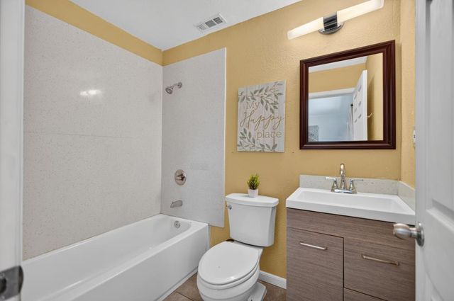 629 Lee Dr, Sacramento, CA 95815