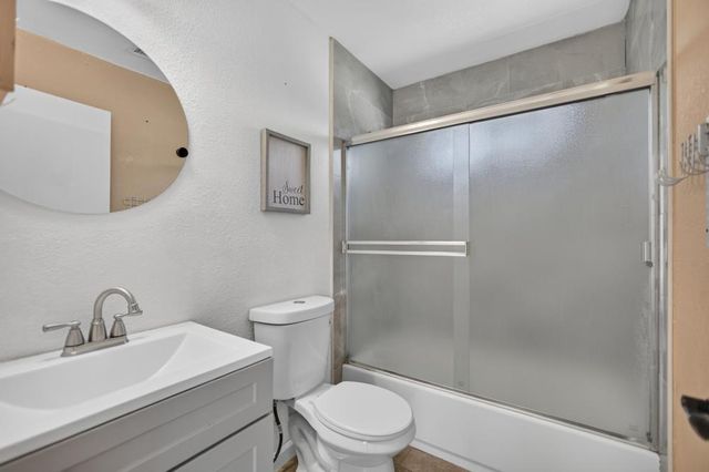 629 Lee Dr, Sacramento, CA 95815