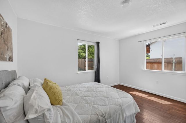 629 Lee Dr, Sacramento, CA 95815