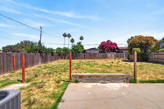 629 Lee Dr, Sacramento, CA 95815