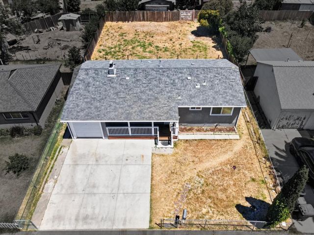 629 Lee Dr, Sacramento, CA 95815