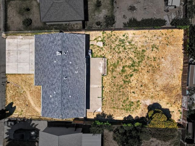 629 Lee Dr, Sacramento, CA 95815