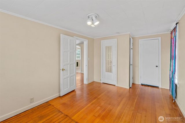 409 Wells Avenue N, Renton, WA 98057