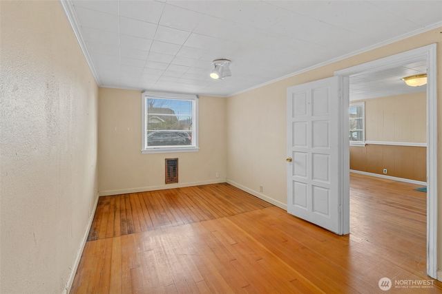 409 Wells Avenue N, Renton, WA 98057