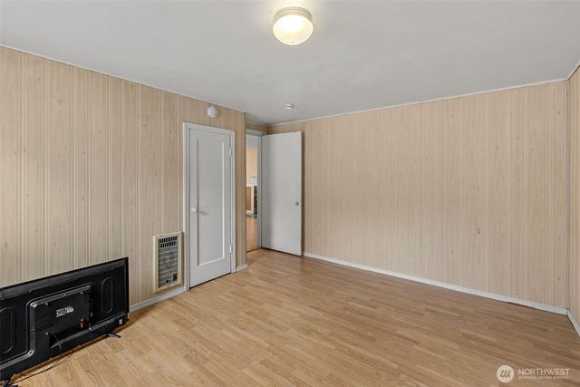 409 Wells Avenue N, Renton, WA 98057