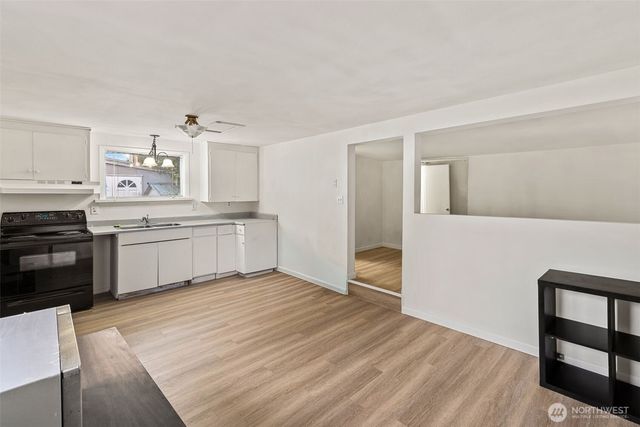 409 Wells Avenue N, Renton, WA 98057