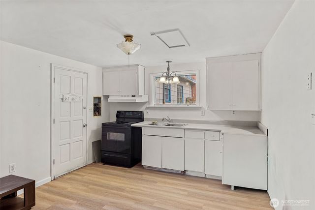 409 Wells Avenue N, Renton, WA 98057