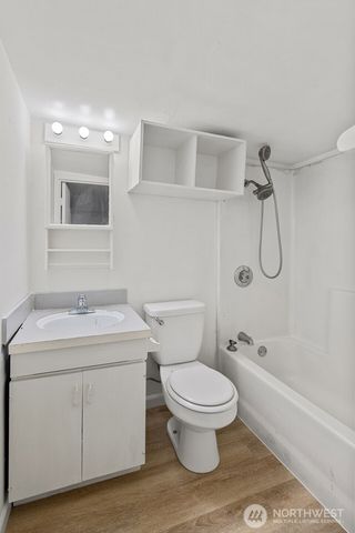 409 Wells Avenue N, Renton, WA 98057