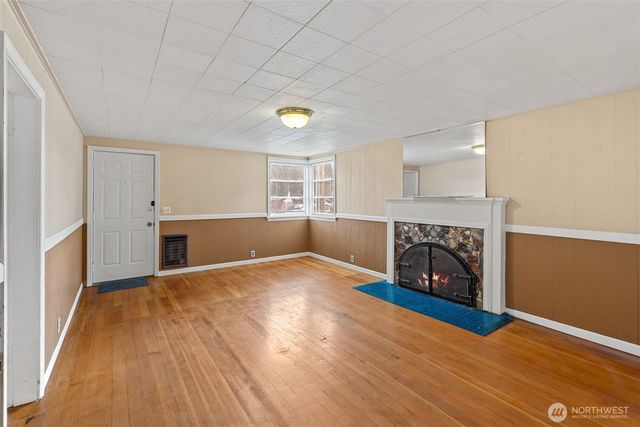 409 Wells Avenue N, Renton, WA 98057