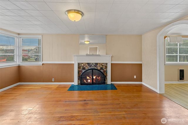 409 Wells Avenue N, Renton, WA 98057