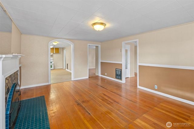 409 Wells Avenue N, Renton, WA 98057