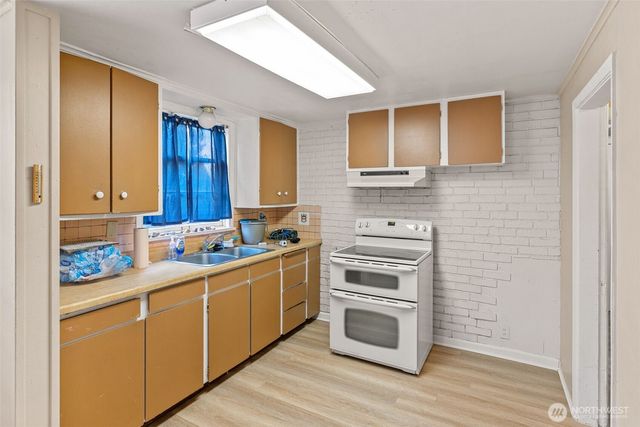 409 Wells Avenue N, Renton, WA 98057