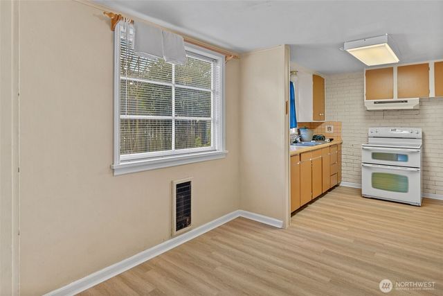 409 Wells Avenue N, Renton, WA 98057