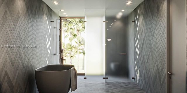 19610 NE 19th Pl, Miami, FL 33179