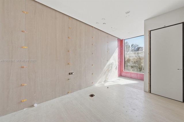 19610 NE 19th Pl, Miami, FL 33179