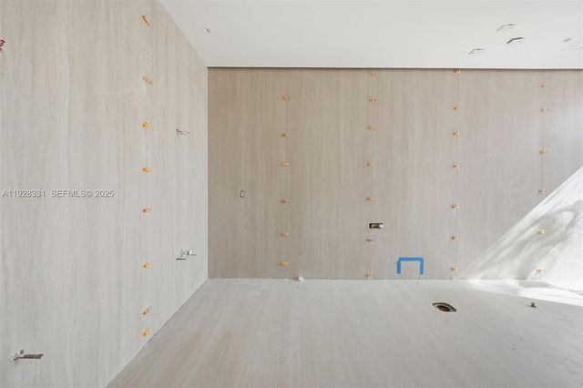 19610 NE 19th Pl, Miami, FL 33179