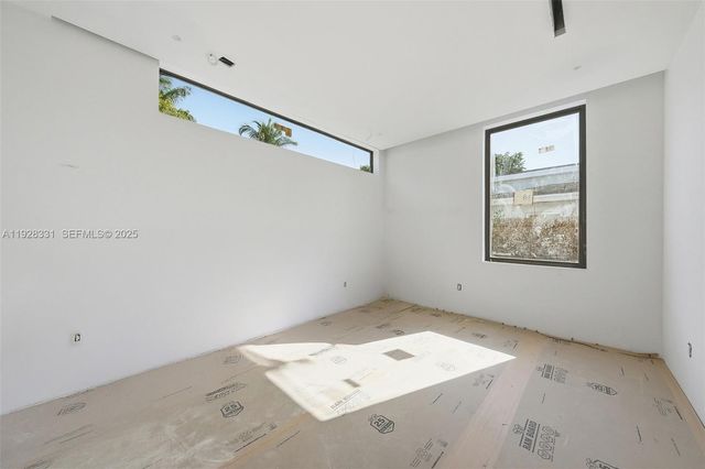 19610 NE 19th Pl, Miami, FL 33179