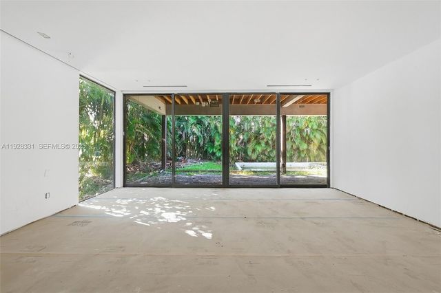 19610 NE 19th Pl, Miami, FL 33179