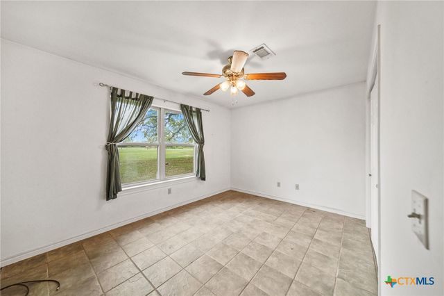 1022 County Road 111, Giddings, TX 78942
