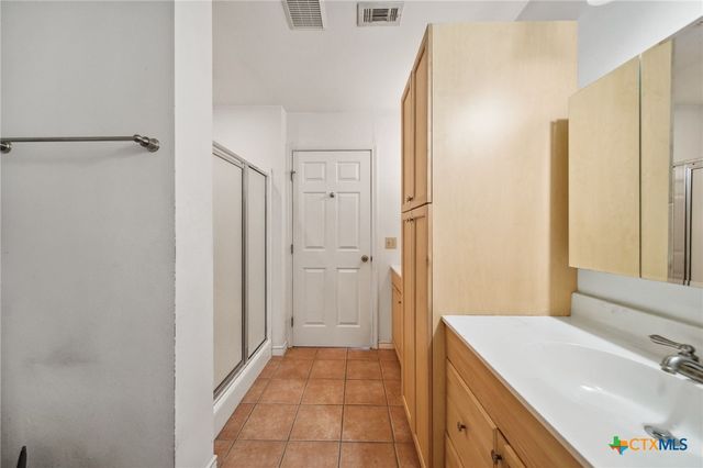 1022 County Road 111, Giddings, TX 78942