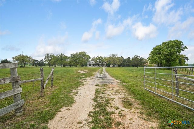 1022 County Road 111, Giddings, TX 78942
