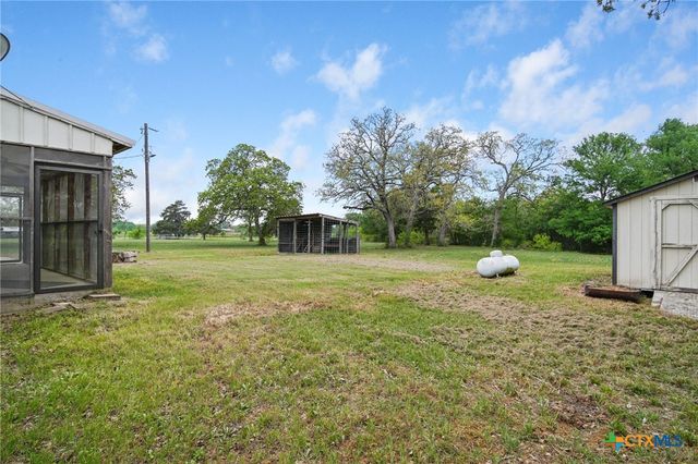 1022 County Road 111, Giddings, TX 78942