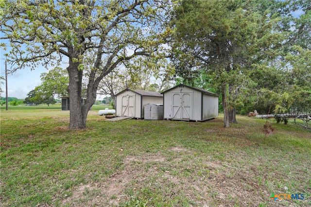 1022 County Road 111, Giddings, TX 78942