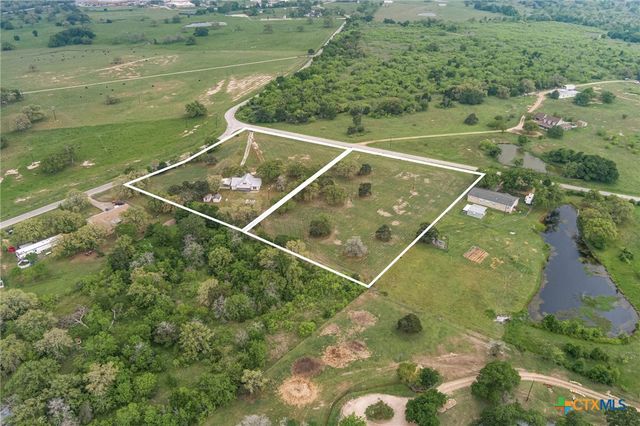1022 County Road 111, Giddings, TX 78942