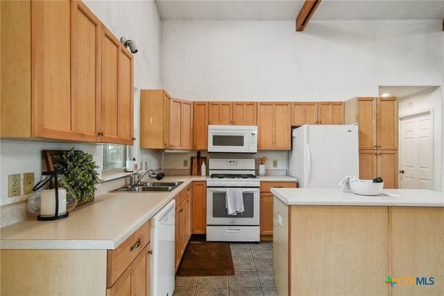 1022 County Road 111, Giddings, TX 78942