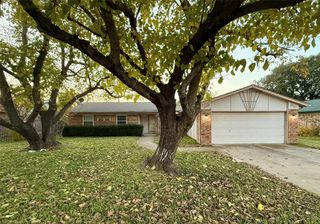 5721 Carolyn Drive, North Richland Hills, TX 76180
